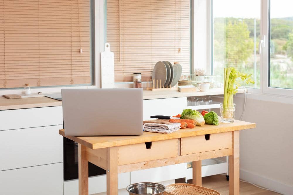 ilustrasi dapur minimalis nuansa kayu (freepik.com/freepik)