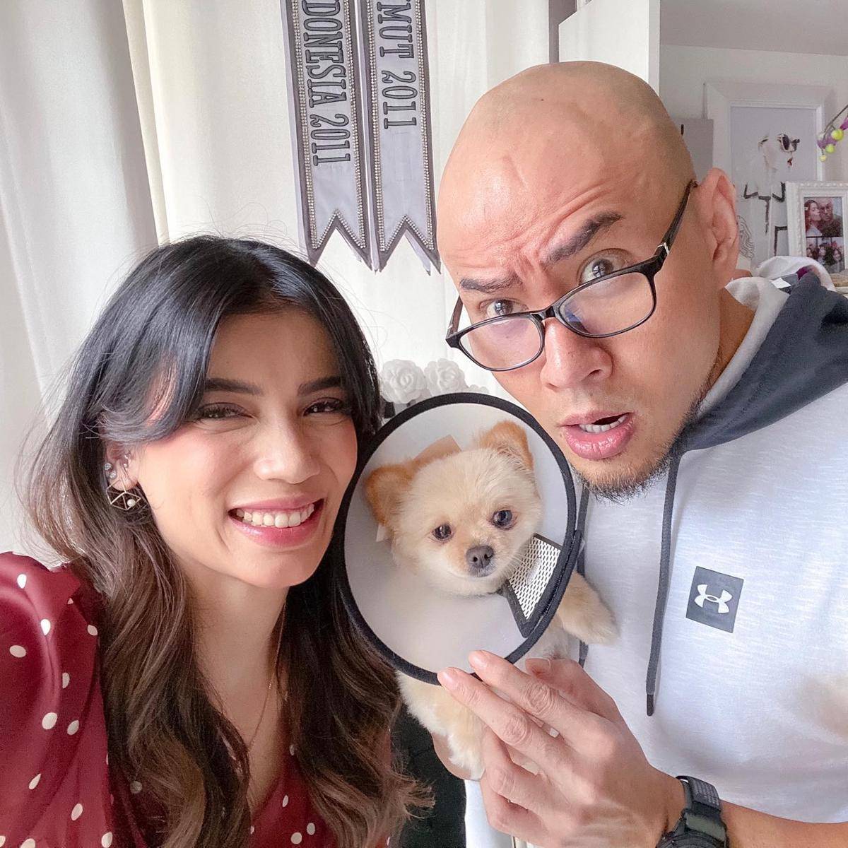 Deddy Corbuzier dan Sabrina dengan Chanel (Instagram.com/chanelinseoul_)