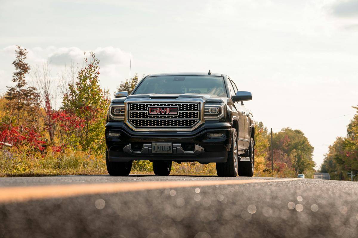 GMC. (unsplash.com/bradkillen)