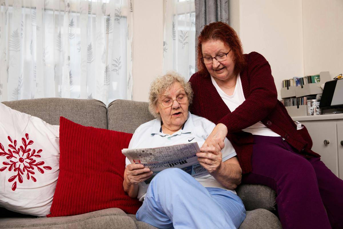 ilustrasi caregiver (unsplash.com/@ageing_better)