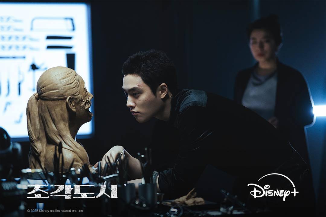 Cuplikan drama The Manipulated (dok.DIsneyPlus/The Manipulated)