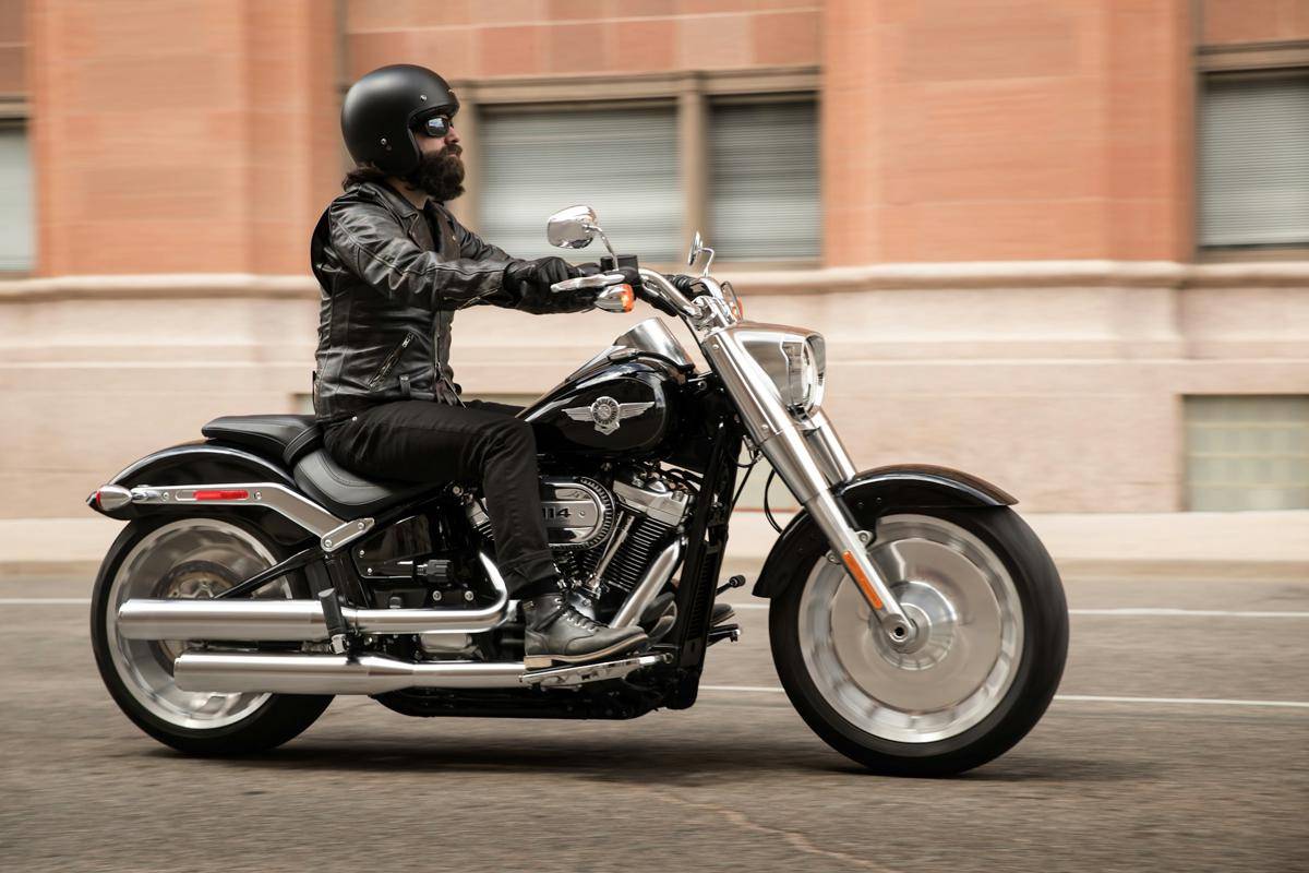 ilustrasi mengendarai motor (unsplash.com/Harley-Davidson)