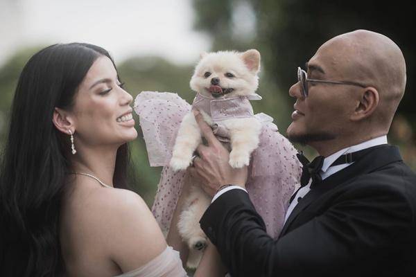 Deddy Corbuzier dan Sabrina dengan Chanel (Instagram.com/chanelinseoul_)