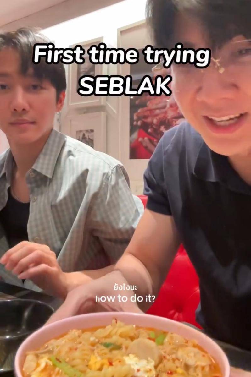 potret Bonnadol dan Mark Siwat perdana cobain seblak