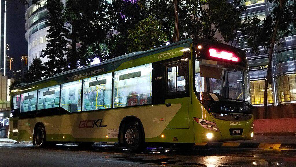 ilustrasi bus malam di Malaysia (commons.wikimedia.org/Aliff MR)