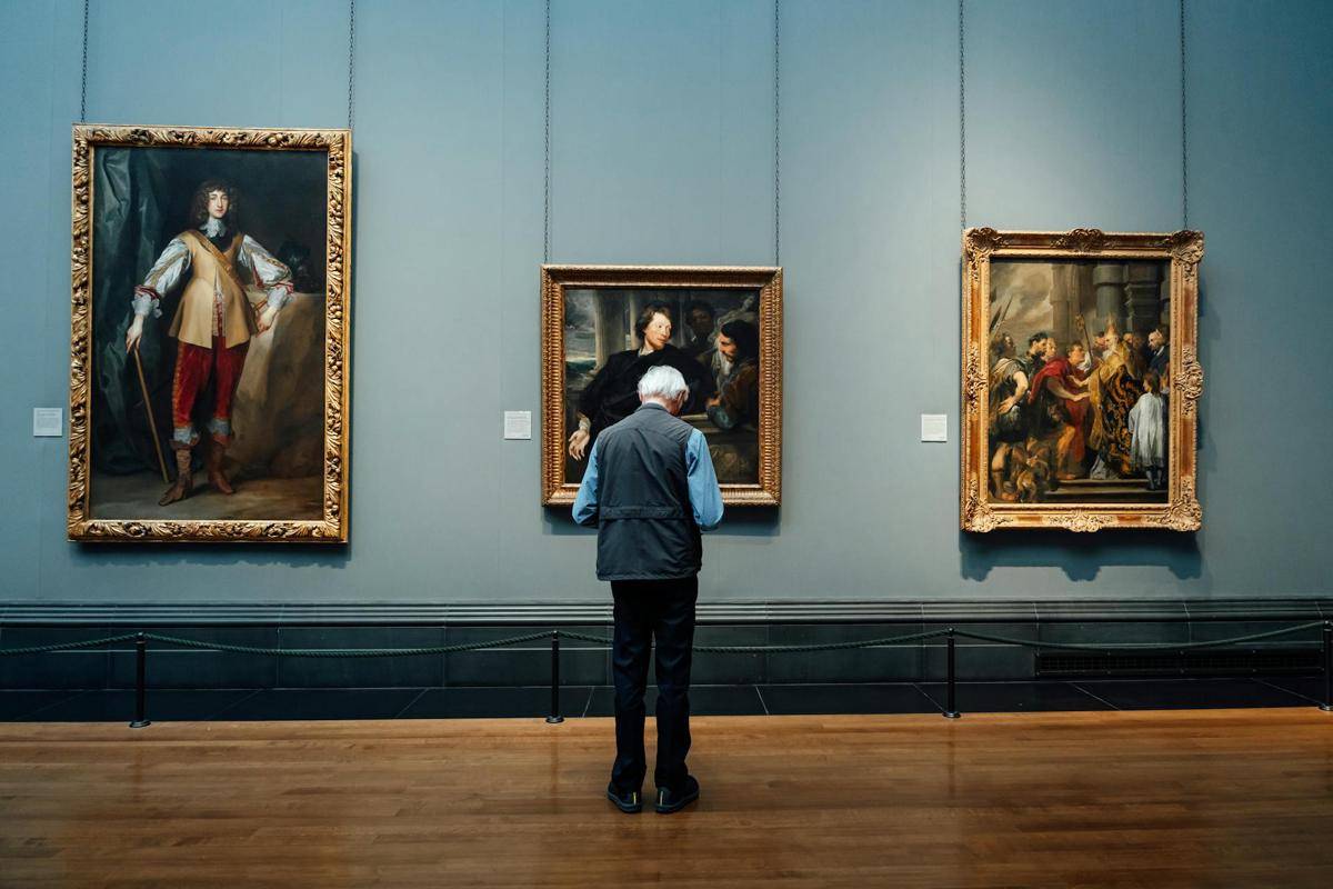 ilustrasi kurator museum 