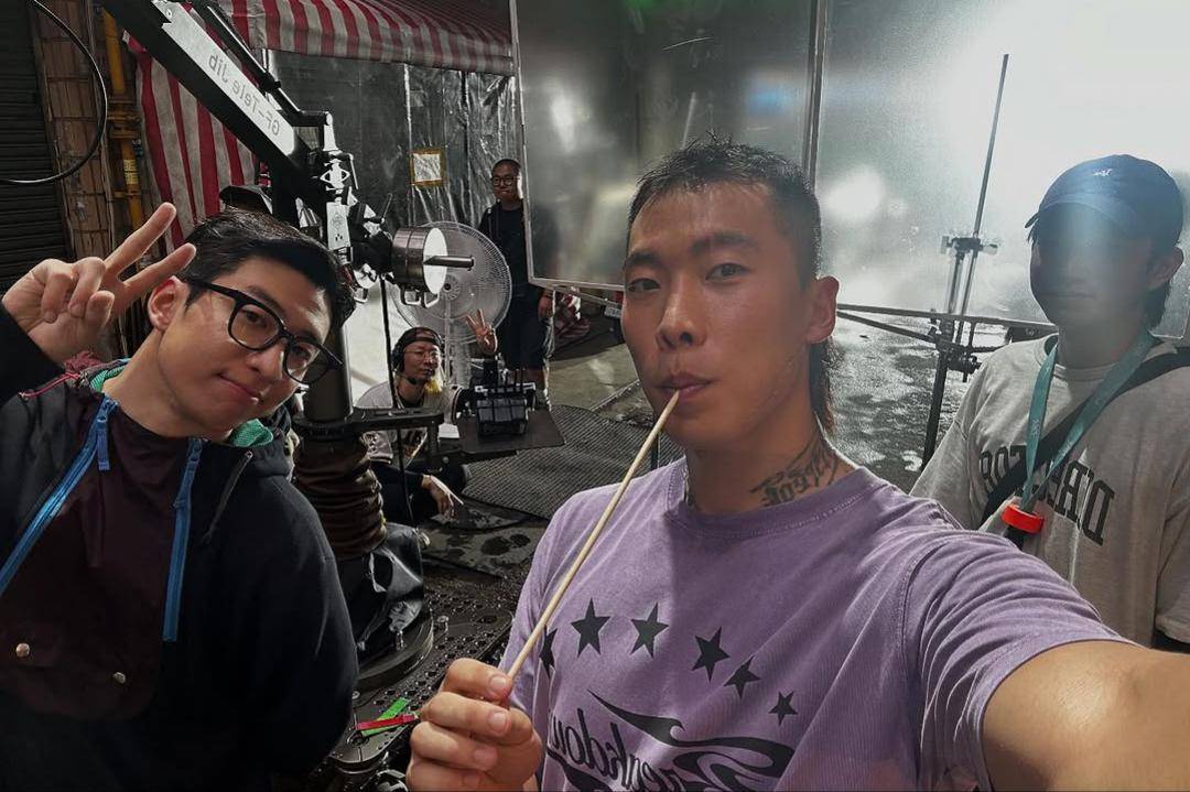 momen behind the scene film Mantis
