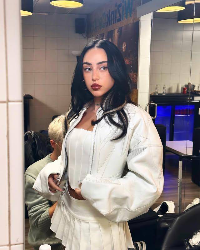 Nicki Nicole (instagram.com/nicki.nicole)
