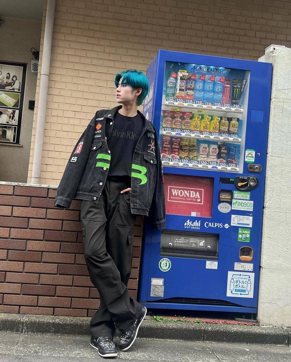 all black outfit ala Sood Yacht (Instagram.com/s.yacht)