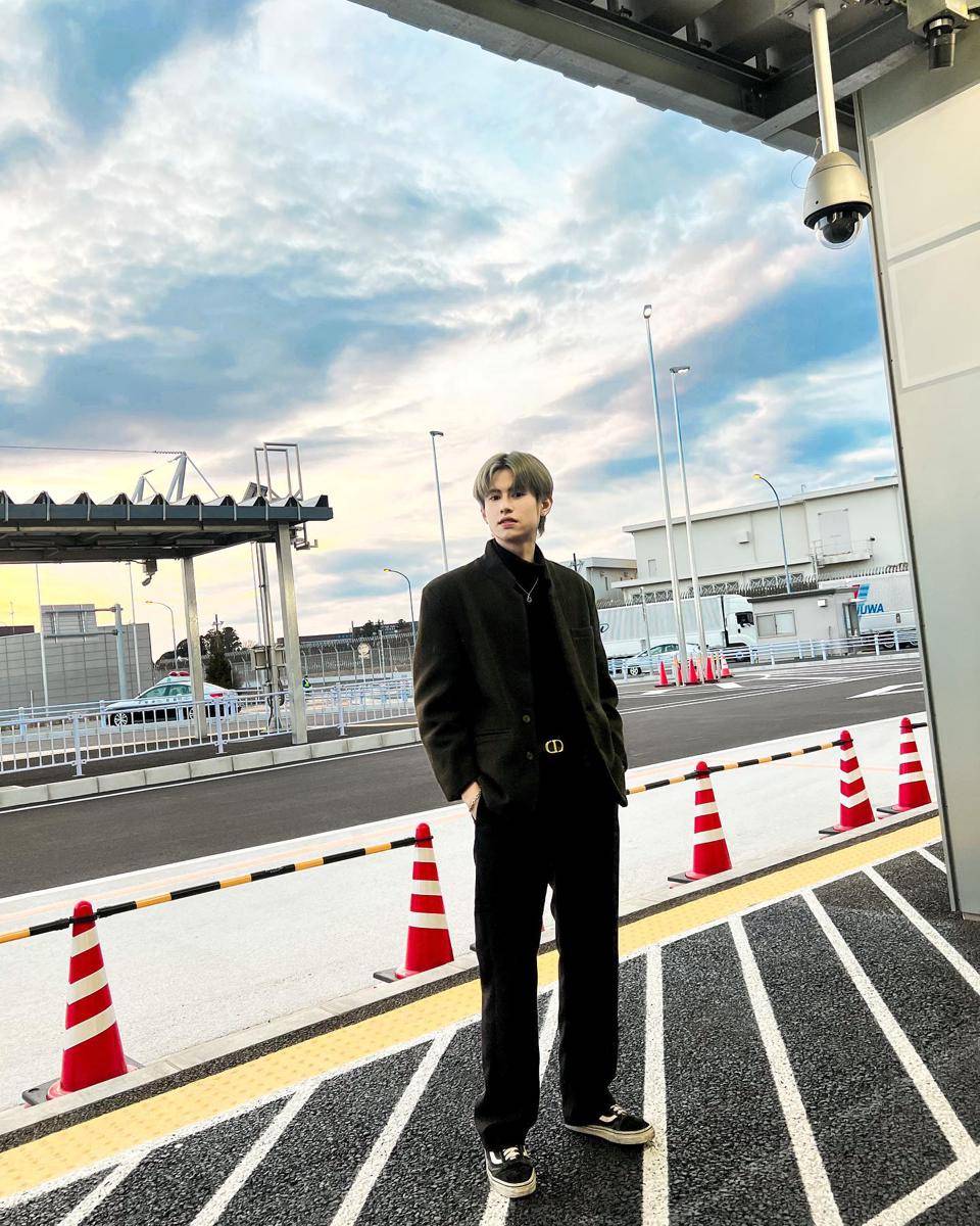 all black outfit ala Sood Yacht (instagram.com/s.yacht)