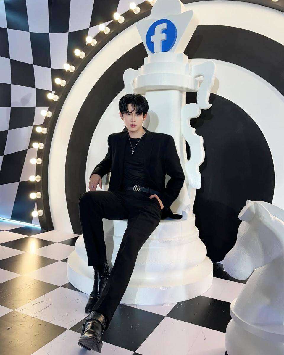 all black outfit ala Sood Yacht (instagram.com/s.yacht)