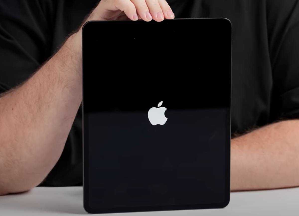 penampakan iPad Pro M5 yang sedang direview oleh Wylsacom, YouTuber asal Rusia 