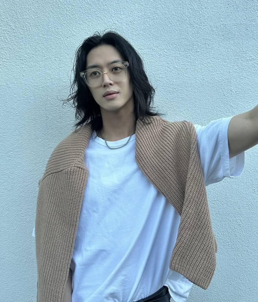 Lee Joon Ahn (instagram.com/in_2_weeks)
