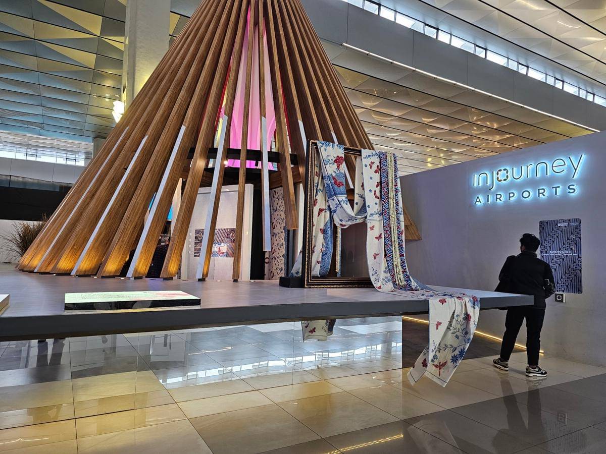 Instalasi batik di Terminal 3 Bandara Soekarno-Hatta