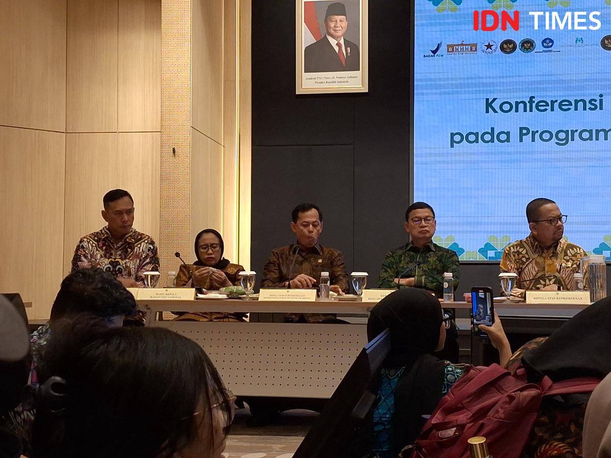 Konferensi Pers Penanggulangan KLB pada Program Prioritas MBG di Kementerian Kesehatan, Jakarta Selatan, Kamis (2/10/2025). (IDN Times/Rachel Kathryn).