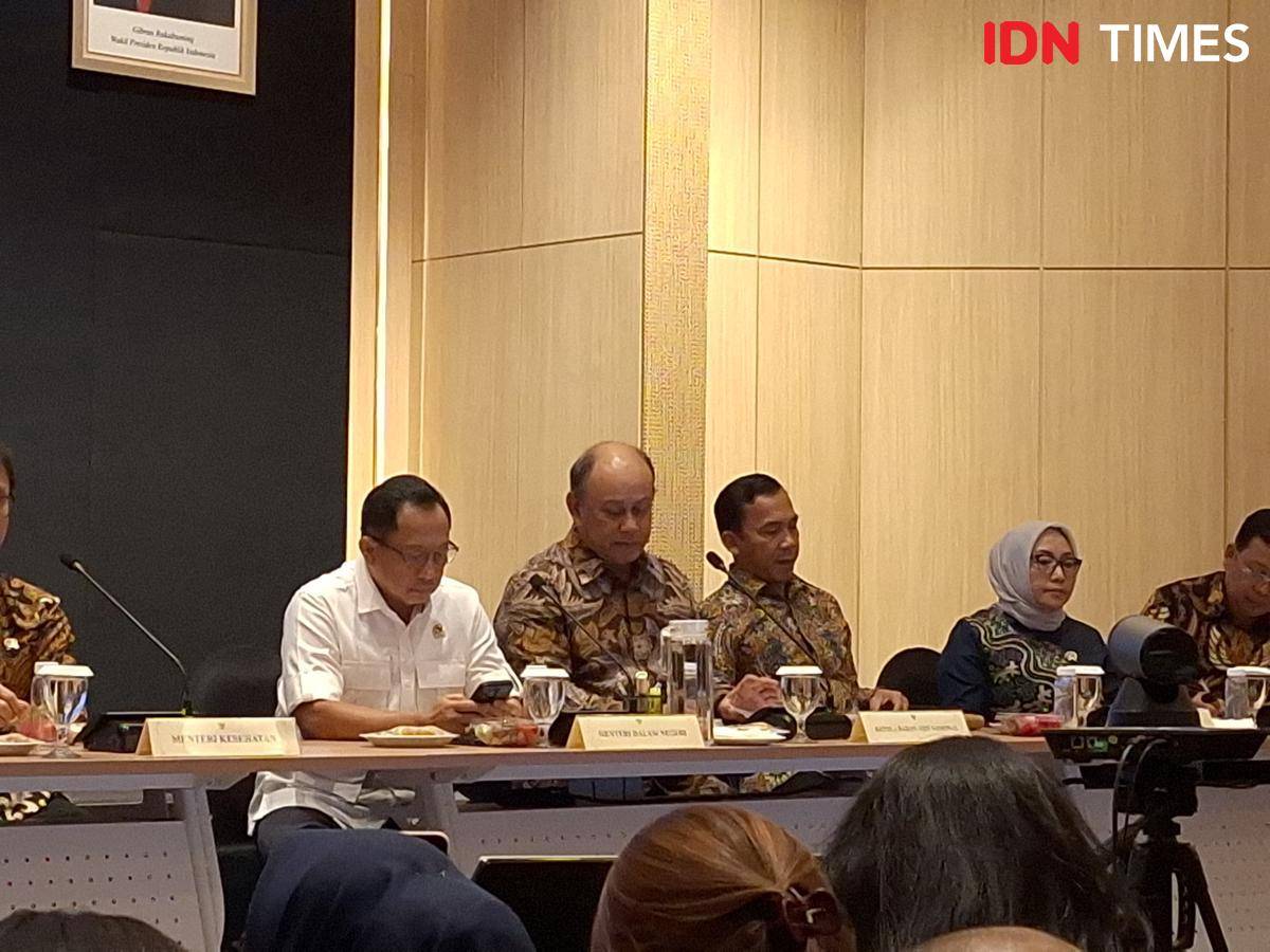 Konferensi Pers Penanggulangan KLB pada Program Prioritas MBG di Kementerian Kesehatan, Jakarta Selatan, Kamis (2/10/2025). (IDN Times/Rachel Kathryn).