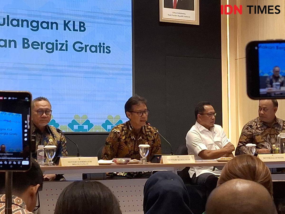 Konferensi Pers Penanggulangan KLB pada Program Prioritas MBG di Kementerian Kesehatan, Jakarta Selatan, Kamis (2/10/2025). (IDN Times/Rachel Kathryn).