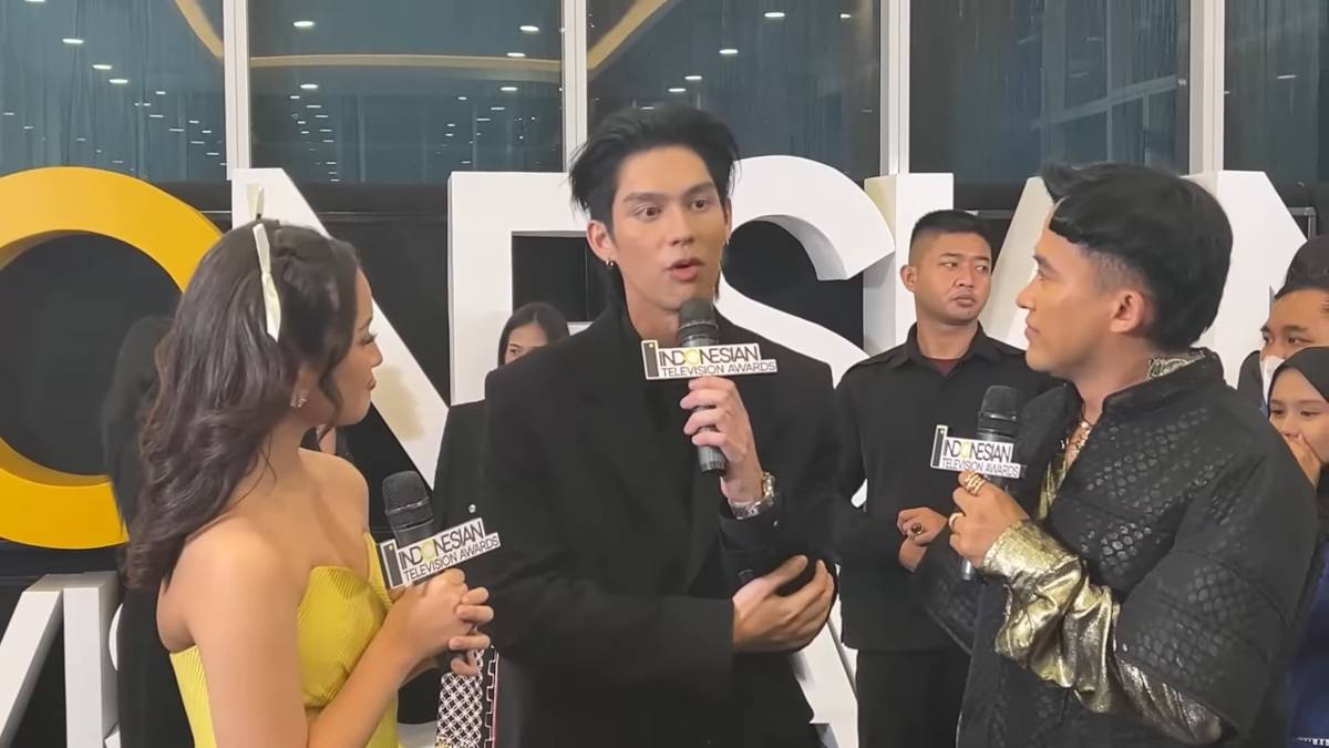 Penampilan Bright di Black Carpet ITA 2025