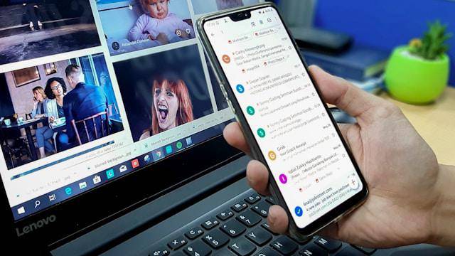ilustrasi notifikasi email masuk di HP 