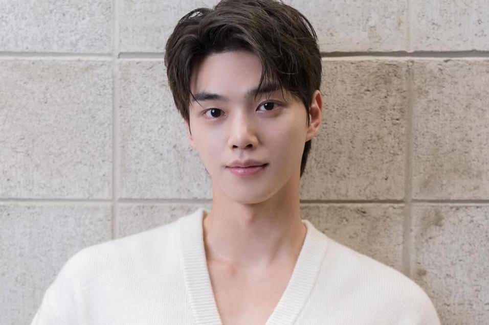 Song Kang (instagram.com/songkang_b) 