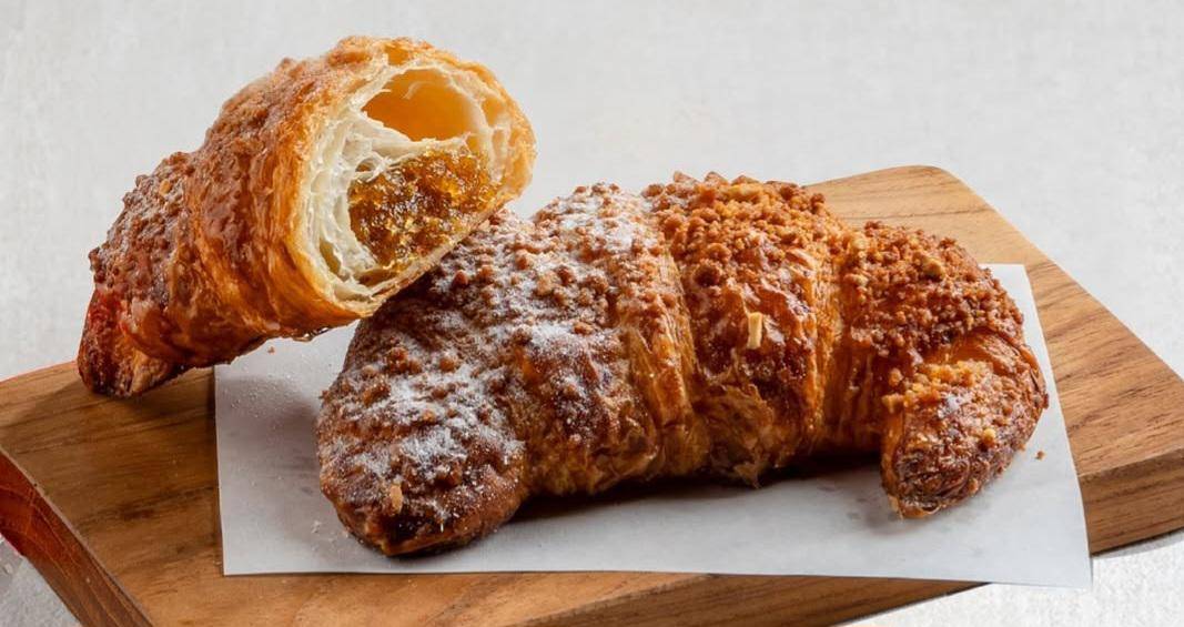 Paris Baguette (instagram.com/parisbaguette_id)