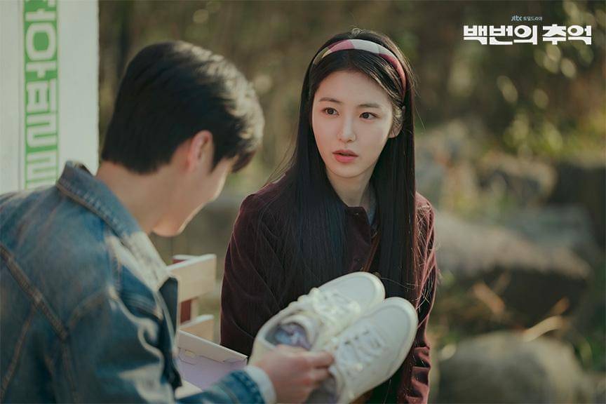 Shin Ye Eun di A Hundred Memories (dok. JTBC/A Hundred Memories)
