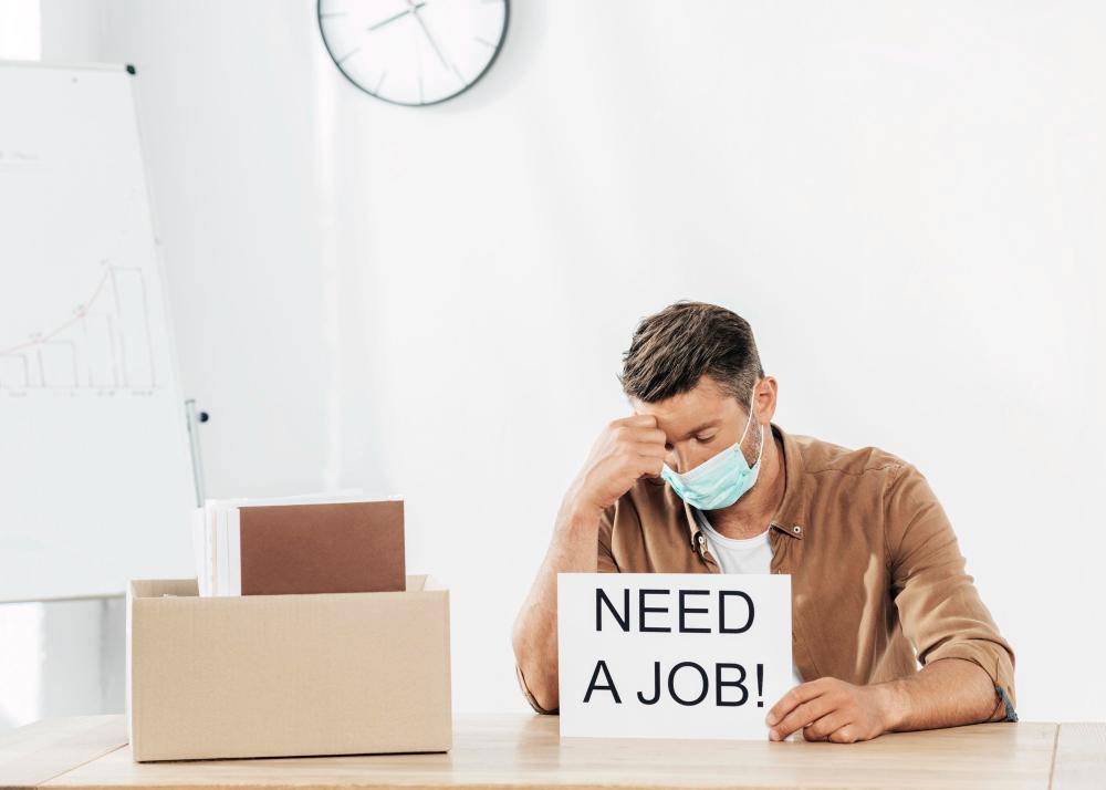 ilustrasi stress mencari kerja (freepik.com/freepik)