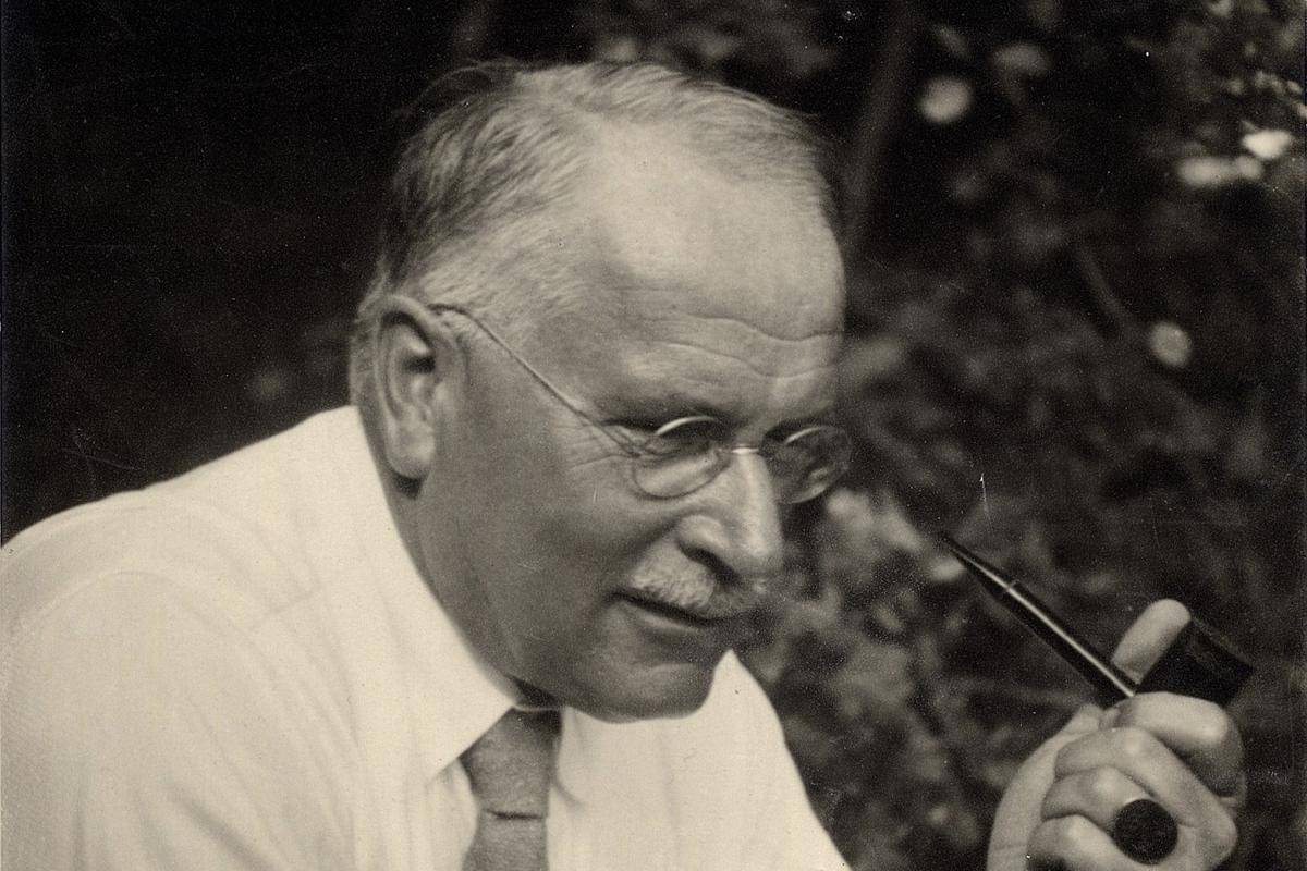 potret Carl Jung 