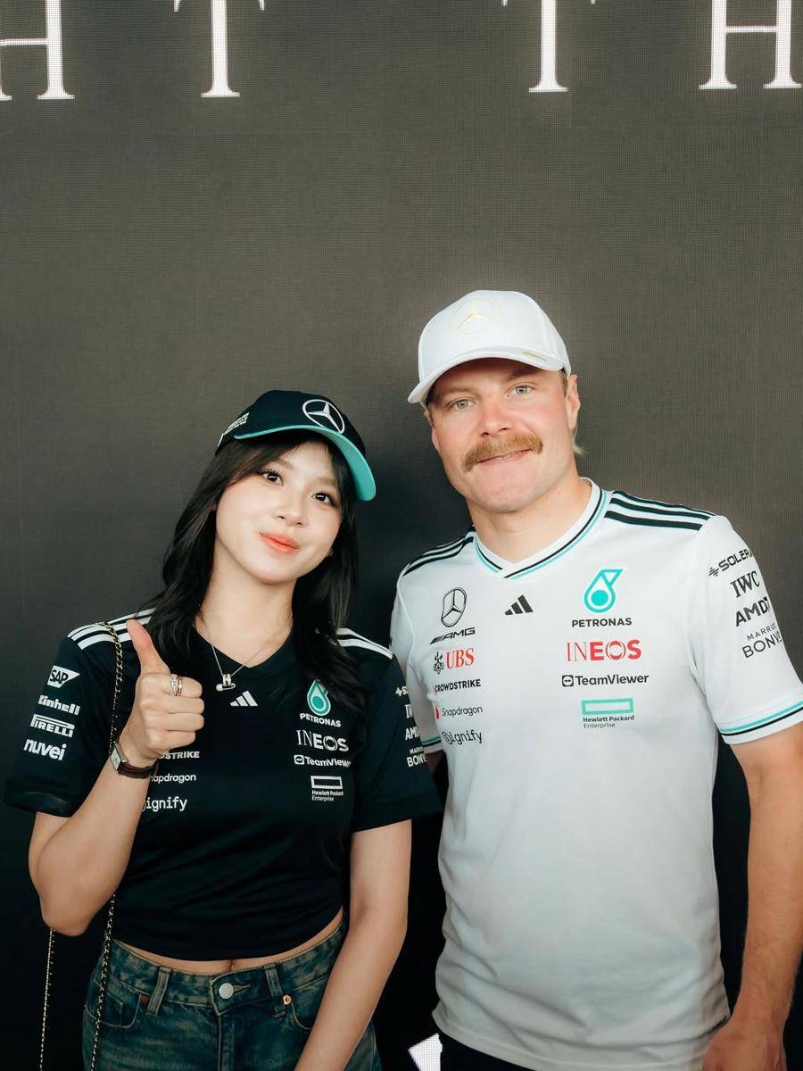 Zee nonton F1 Singapura (instagram.com/zeeasadel)