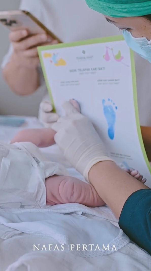 Thana Aviwkila melahirkan anak ketiga (instagram.com/nafaspertama)