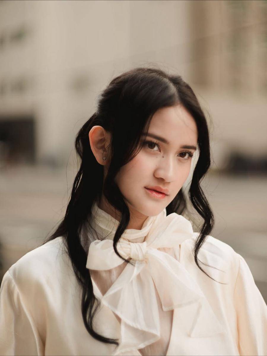 inspirasi makeup minimalis ala Harleyava Princy (instagram.com/harleyavaprincy)