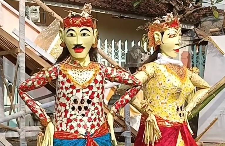 Bentuk Dawang-dawang saat tradisi Madeeng di Buleleng. (YouTube.com/SATRIA BALI)