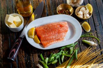 ilustrasi ikan salmon (unsplash.com/David B Townsend)