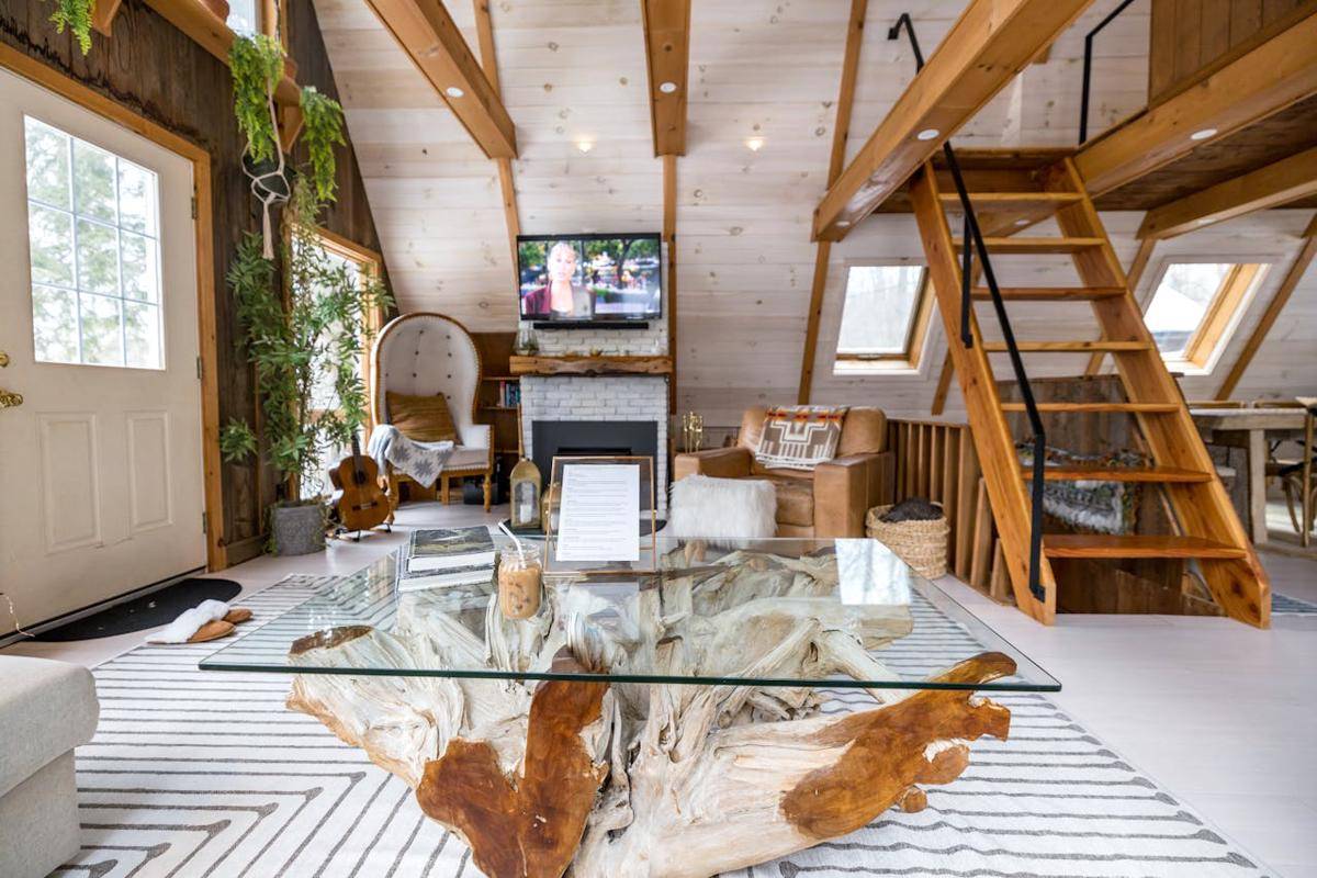 ilustrasi interior kayu modern 
