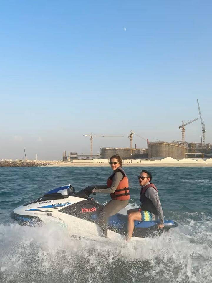 potret Tasya Farasya main jetski di Dubai (instagram.com/tasyafarasya)