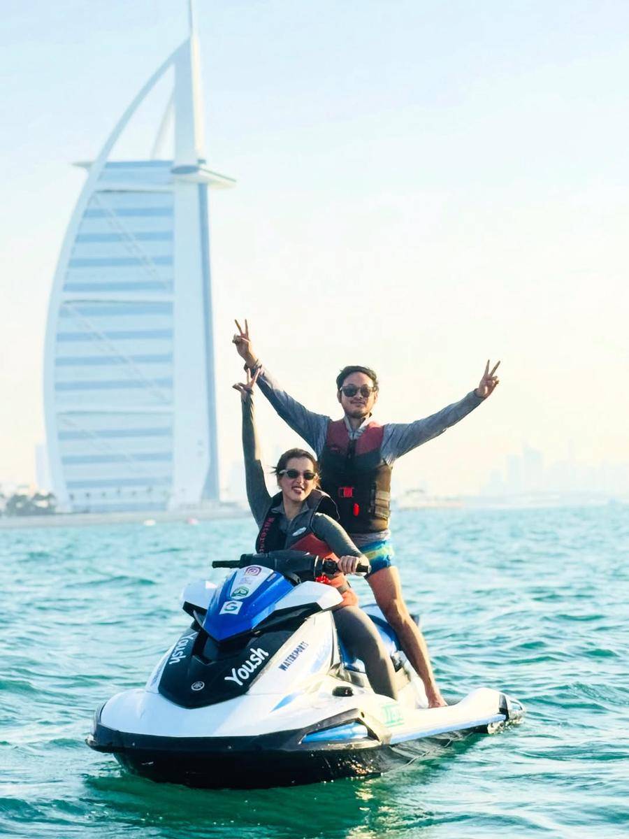 potret Tasya Farasya main jetski di Dubai (instagram.com/tasyafarasya)