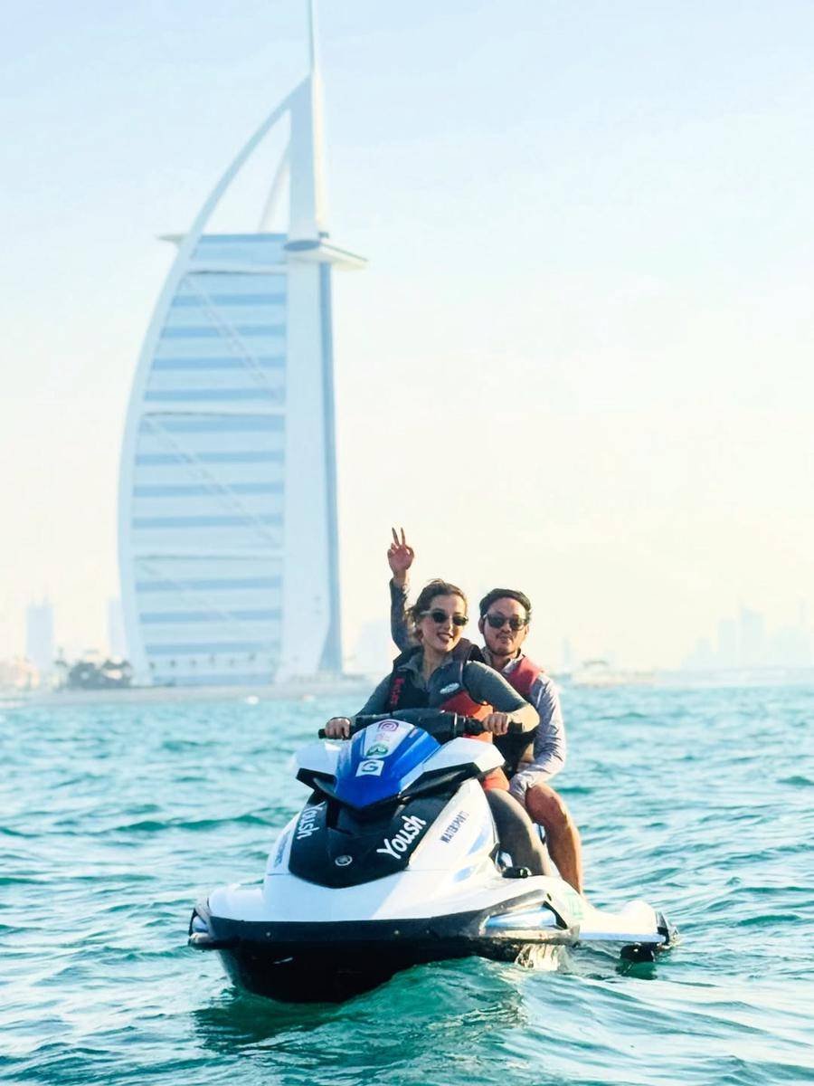 potret Tasya Farasya main jetski di Dubai (instagram.com/tasyafarasya)
