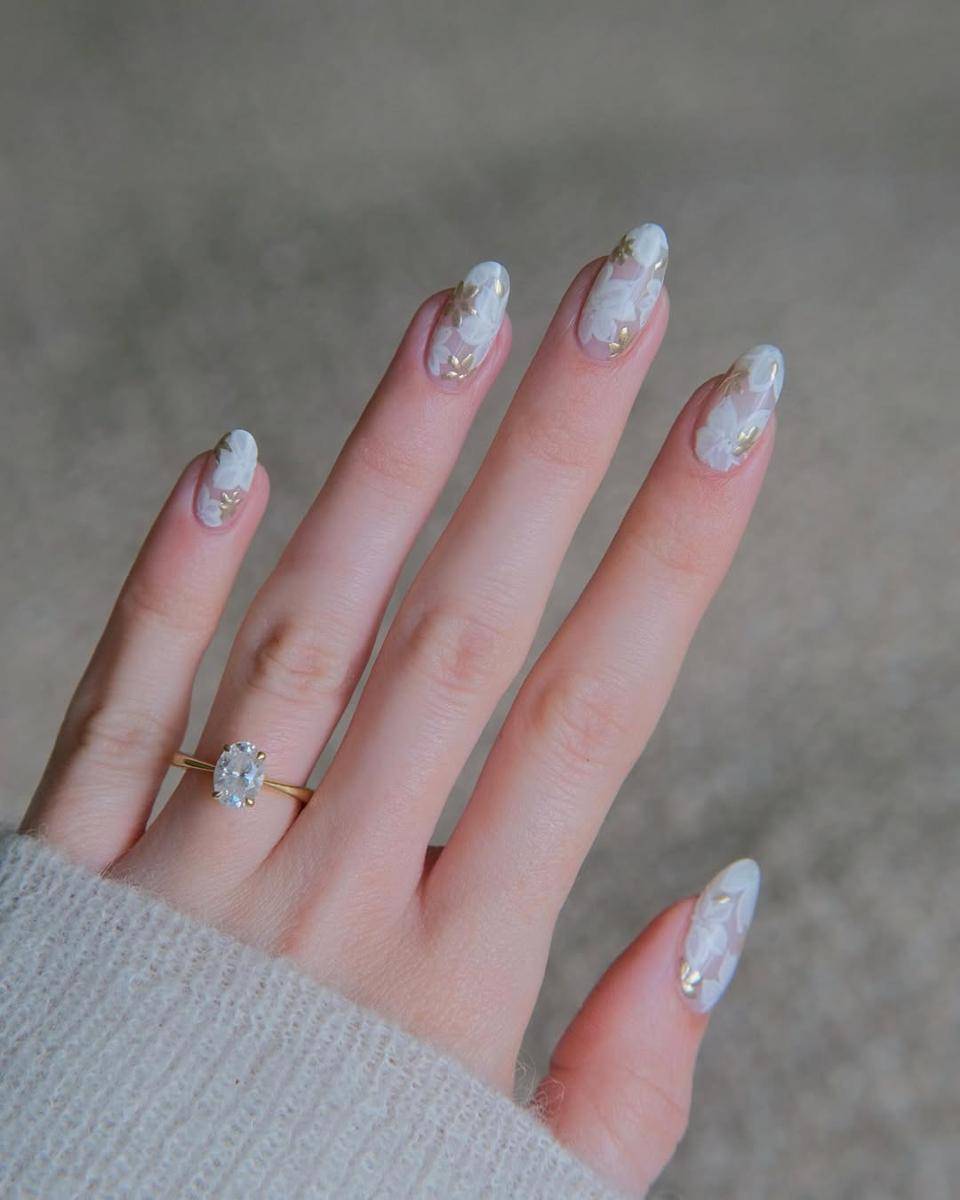 Ilustrasi nail art wedding (instagram.com/amberjhnails)