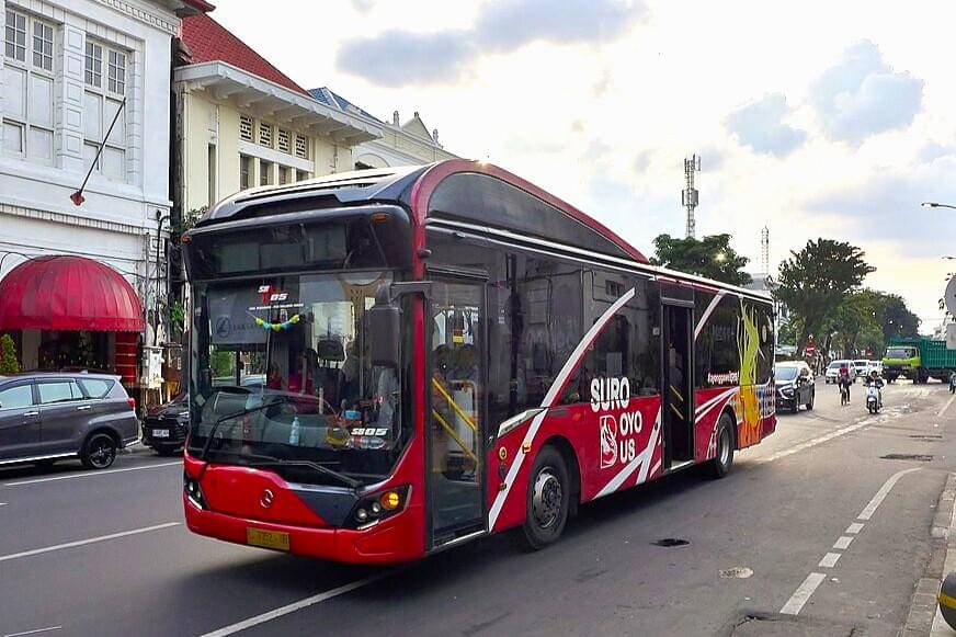Suroboyo Bus (commons.wikimedia.org/Bahnfrend)