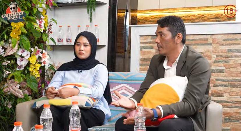 potret pertemuan pihak Nadya dan Hanny di podcast Denny Soemargo