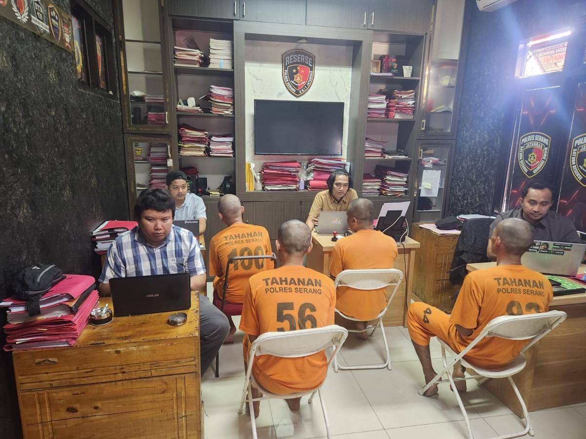 Tersangka penyerangan kantor PT Bach Multi Global (BMG)