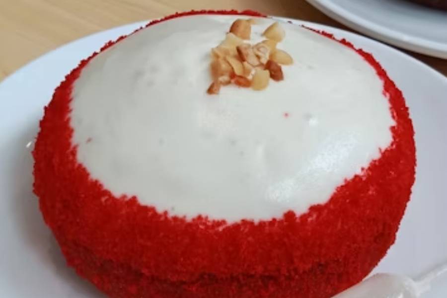 Potret donat isi krim red velvet