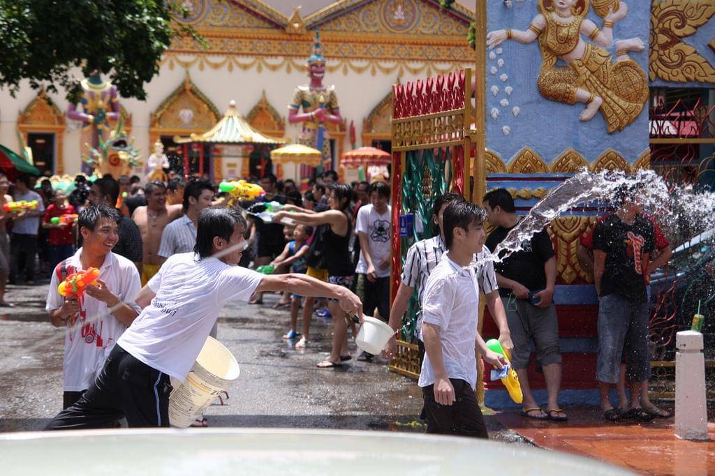 Festival Songkran (commons.wikimedia.org/Jan)