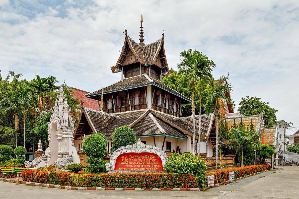 ilustrasi wisata Thailand (commons.wikimedia.org/CEphoto, Uwe Aranas)