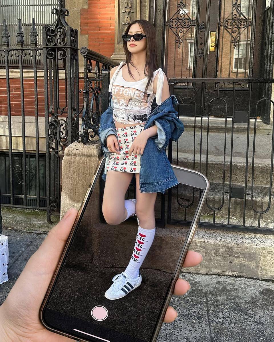 Outfit member Cosmosy 