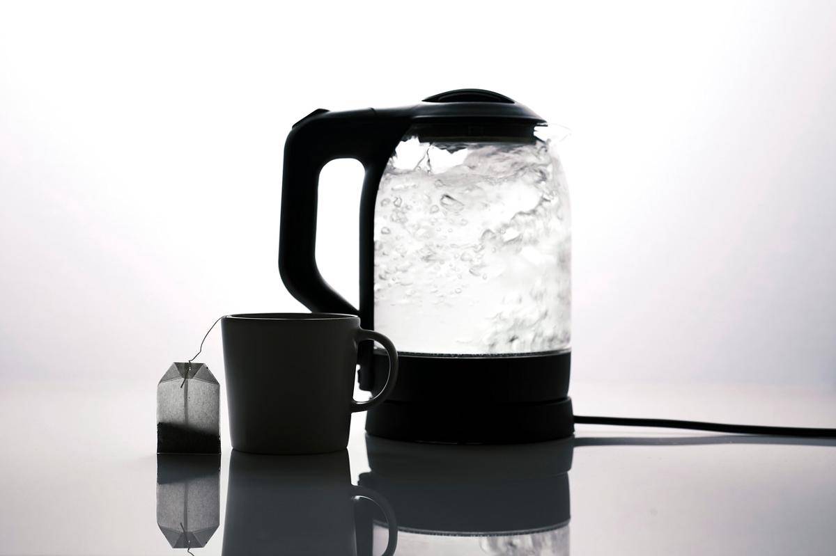 ilustrasi electric kettle 