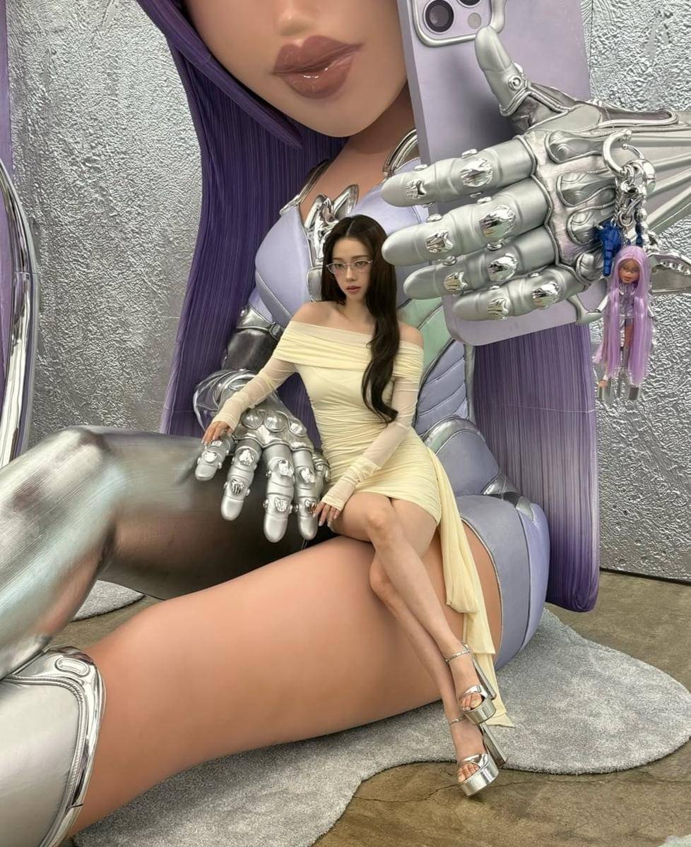 potret Karina aespa (instagram.com/katarinabluu) 