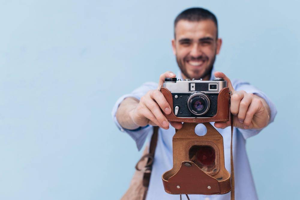 Ilustrasi kamera mirrorless (freepik.com/freepik)