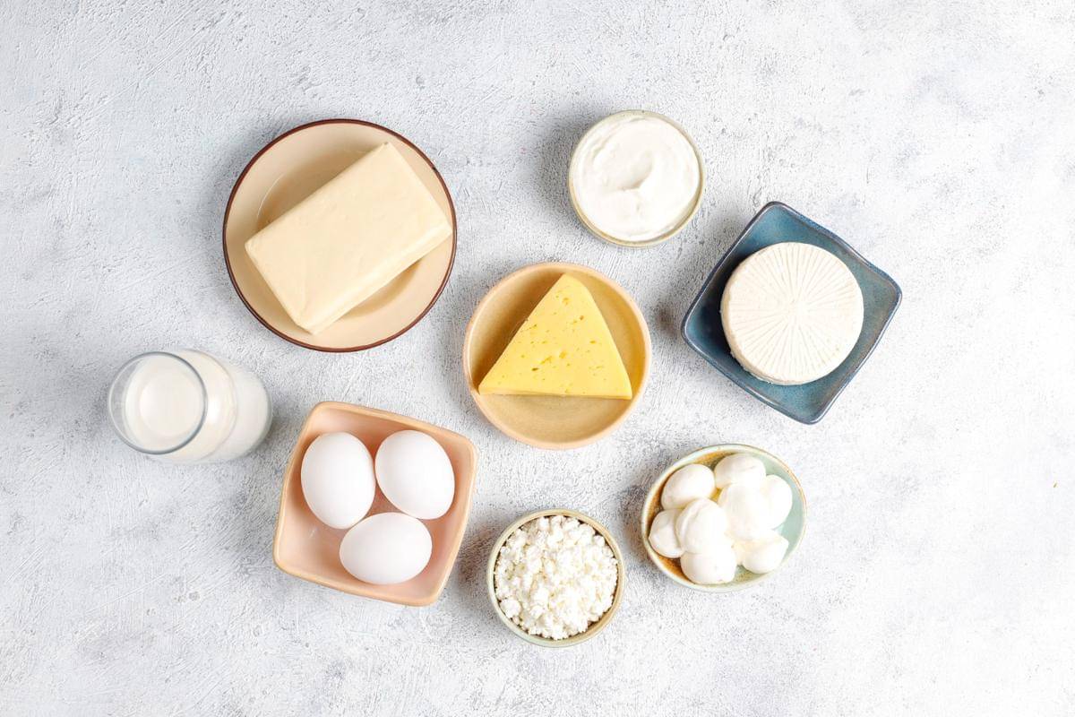 ilustrasi bahan-bahan untuk membuat cheesecake