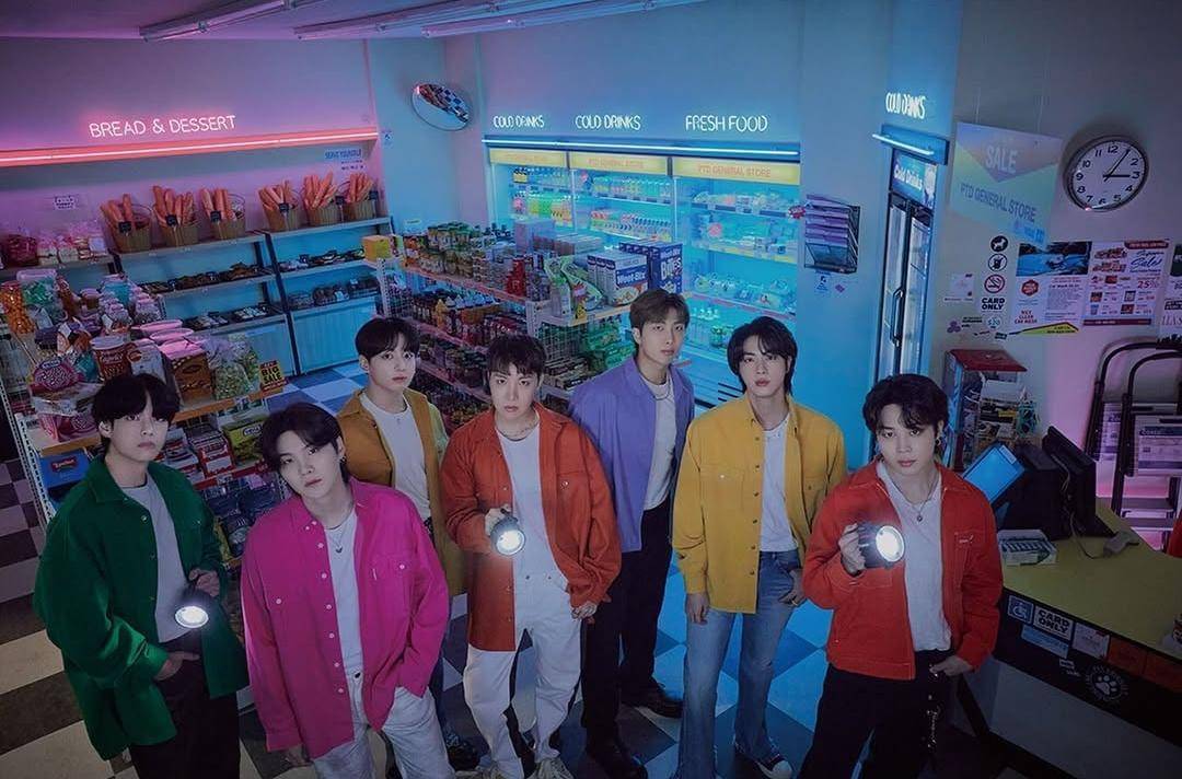 BTS (instagram.com/bts/bighitofficial)